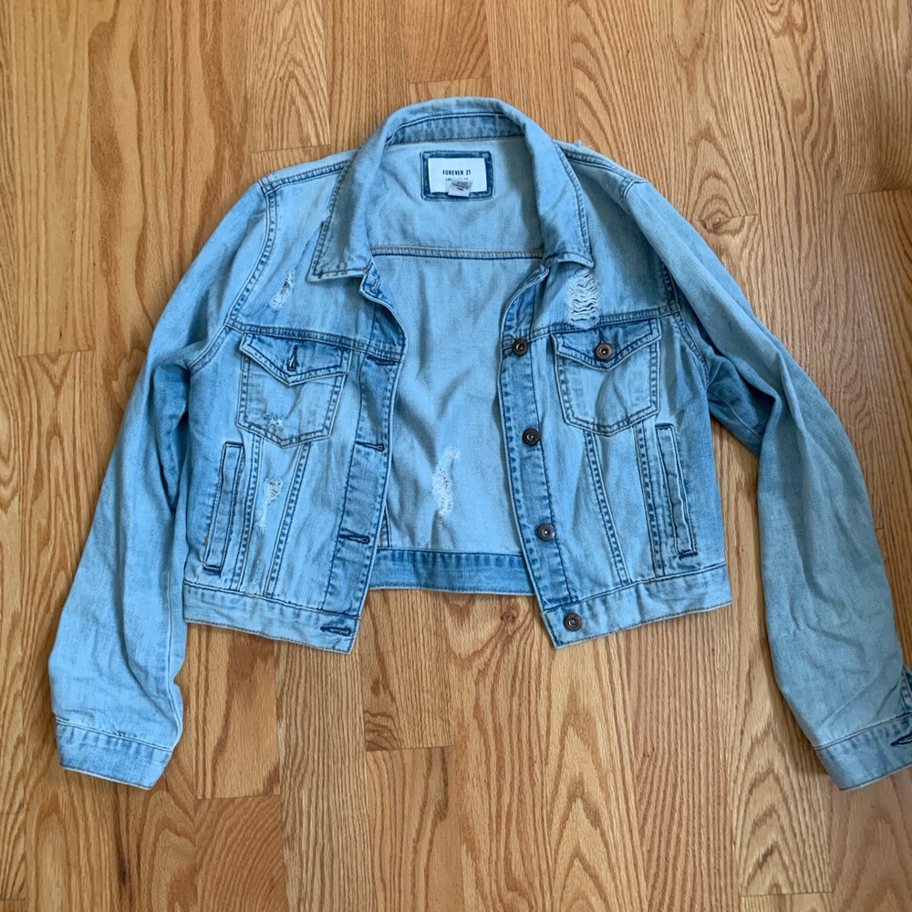 F21 CROPPED DENIM JACKET LIGHT BLUE